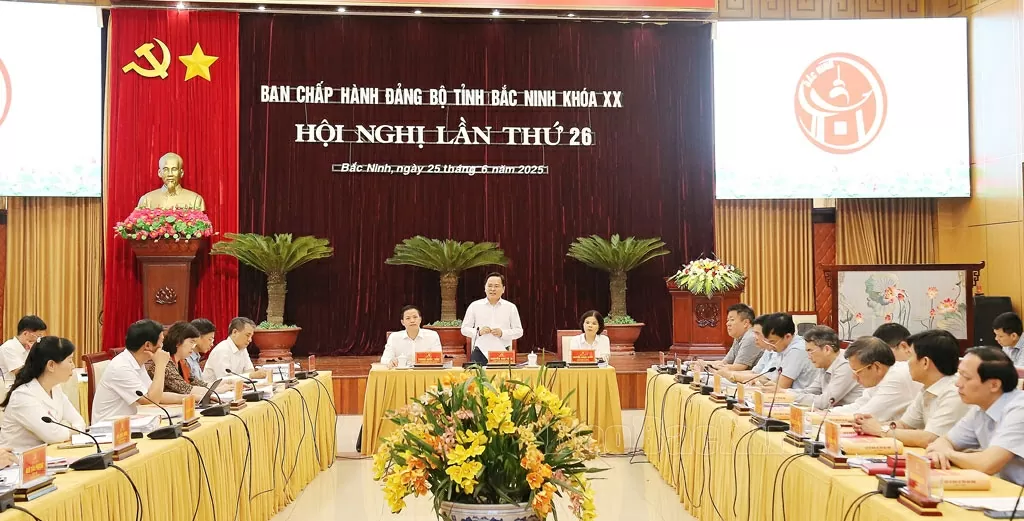 Bí thư Tỉnh ủy Nguyễn Anh Tuấn phát biểu kết luận Hội nghị.