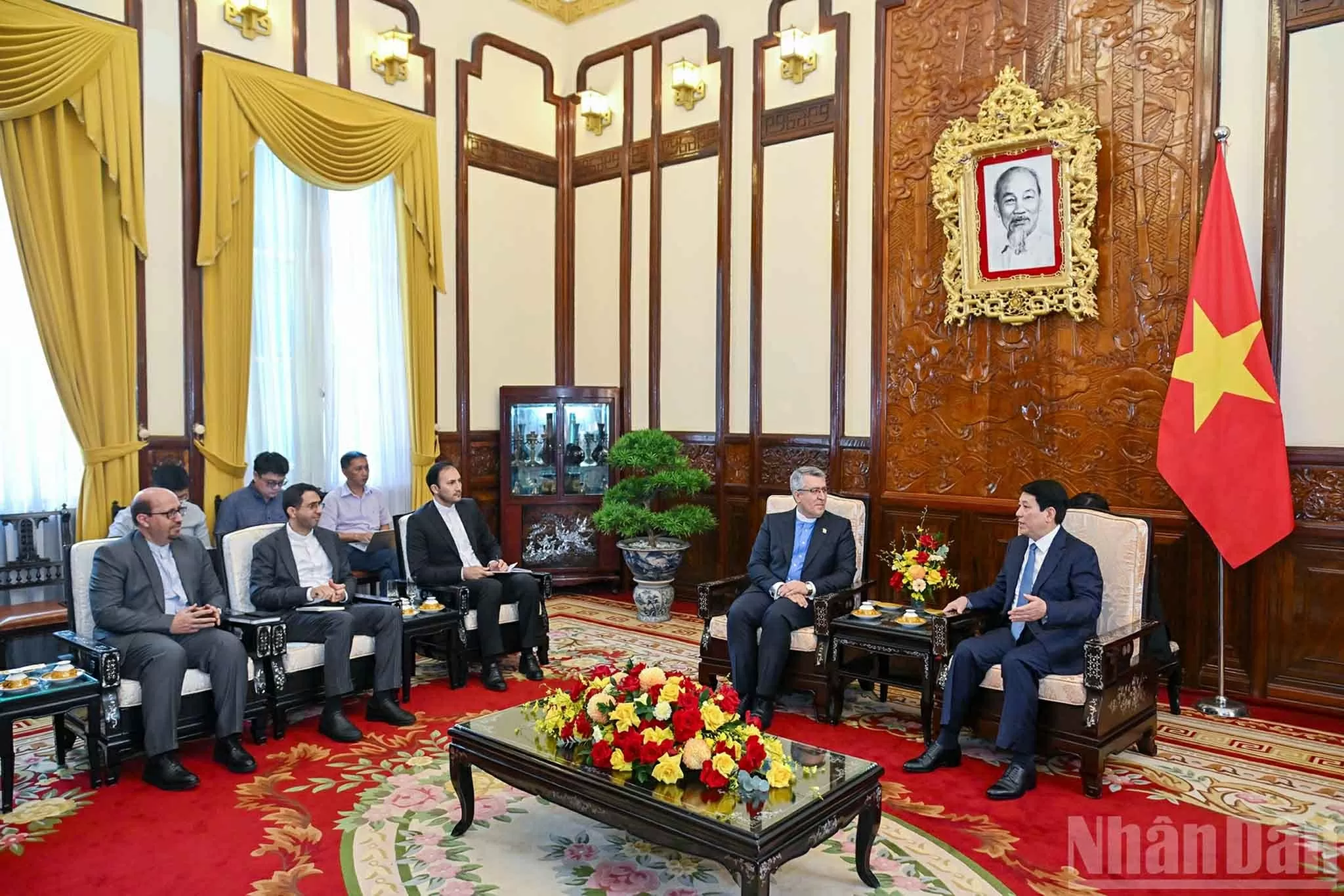 Chủ tịch nước Lương Cường tiếp Đại sứ Canada và Iran đến chào từ biệt kết thúc nhiệm kỳ công tác Chủ tịch nước Lương Cường tiếp Đại sứ Canada và Iran đến chào từ biệt kết thúc nhiệm kỳ công tác