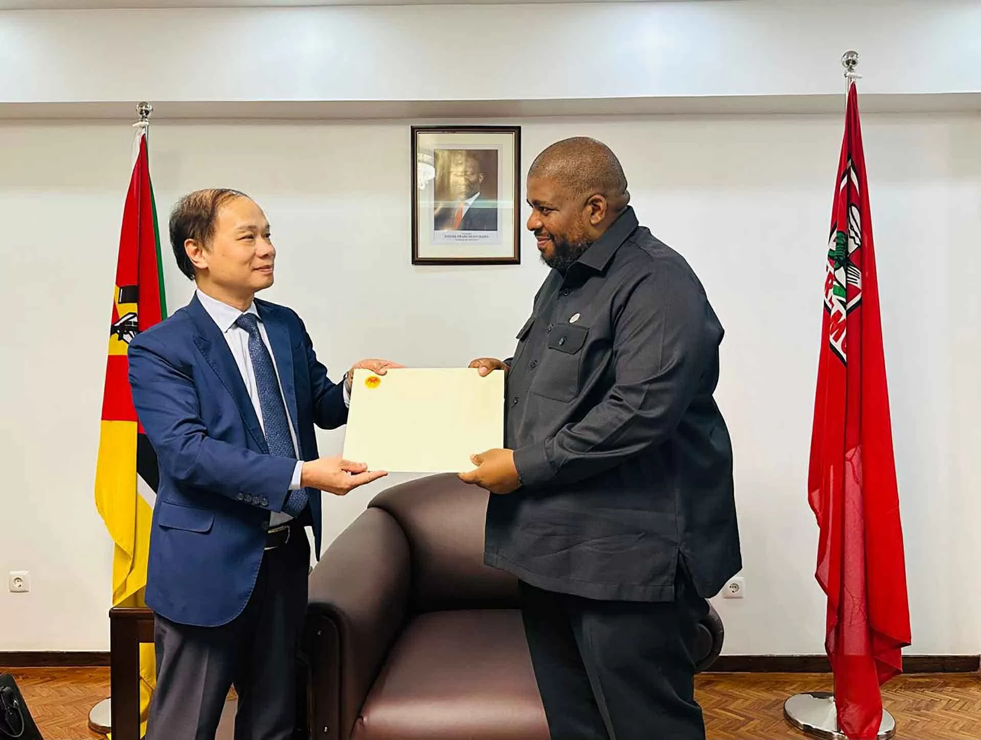 Đưa quan hệ hữu nghị truyền thống và hợp tác nhiều mặt giữa Việt Nam Mozambique đi vào chiều sâu, hiệu quả, thực chất