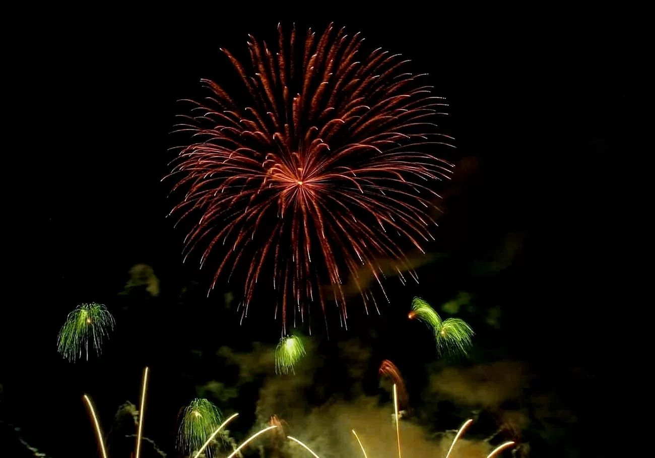 Chương trình nghệ thuật được truyền hình trực tiếp và kết nối giữa 2 điểm cầu ở 2 địa điểm: Quảng trường 3/2 (thành phố Bắc Giang) và Quảng trường Trung tâm Văn hóa Kinh Bắc (thành phố Bắc Ninh). (Nguồn: Báo Bắc Giang) Chương trình nghệ thuật được truyền hình trực tiếp và kết nối giữa 2 điểm cầu ở 2 địa điểm: Quảng trường 3/2 (thành phố Bắc Giang) và Quảng trường Trung tâm Văn hóa Kinh Bắc (thành phố Bắc Ninh). (Nguồn: Báo Bắc Giang)