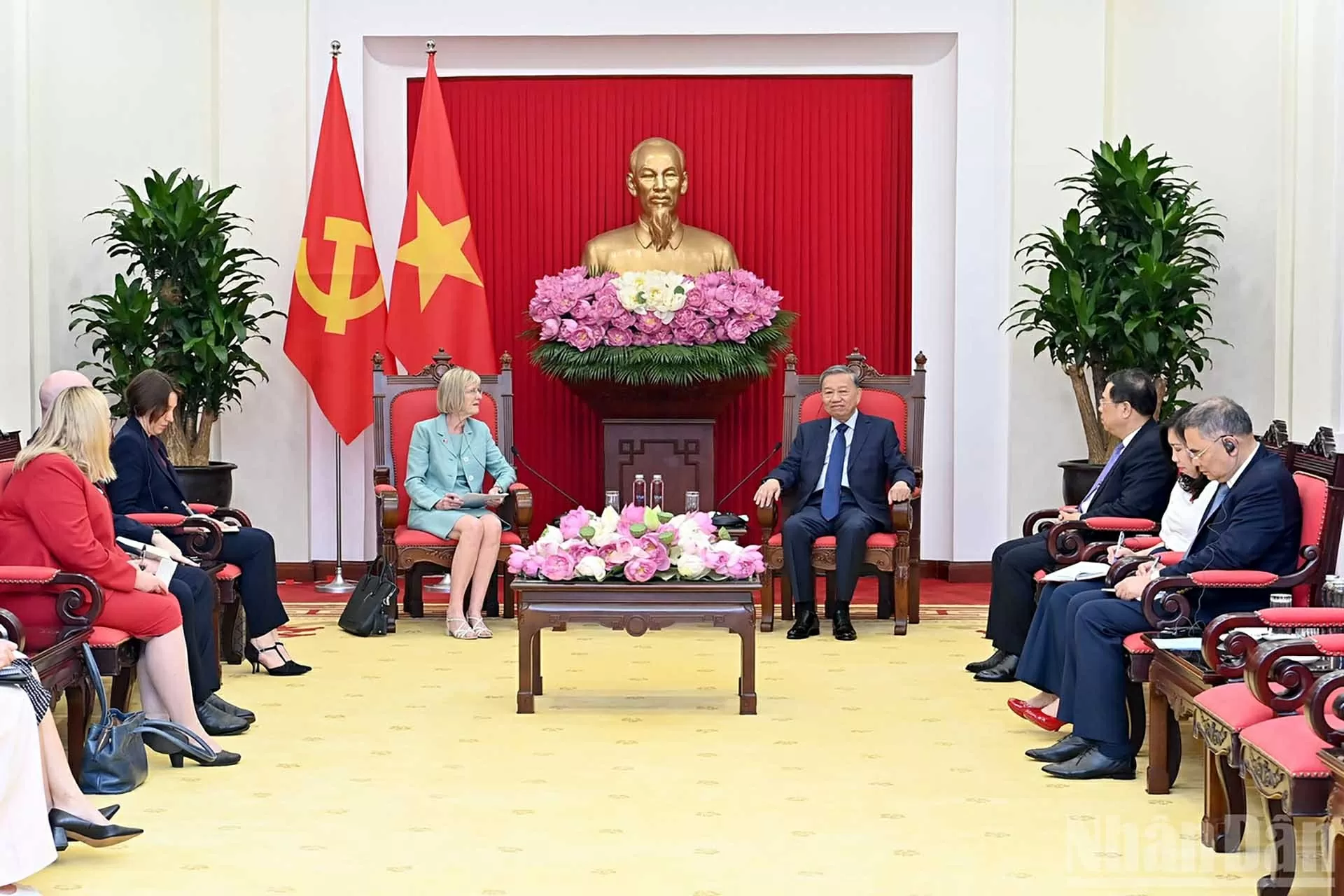 Tổng Bí thư Tô Lâm tiếp Đại sứ Australia Gillian Bird nhân dịp bắt đầu nhiệm kỳ tại Việt Nam Tổng Bí thư Tô Lâm tiếp Đại sứ Australia Gillian Bird nhân dịp bắt đầu nhiệm kỳ tại Việt Nam