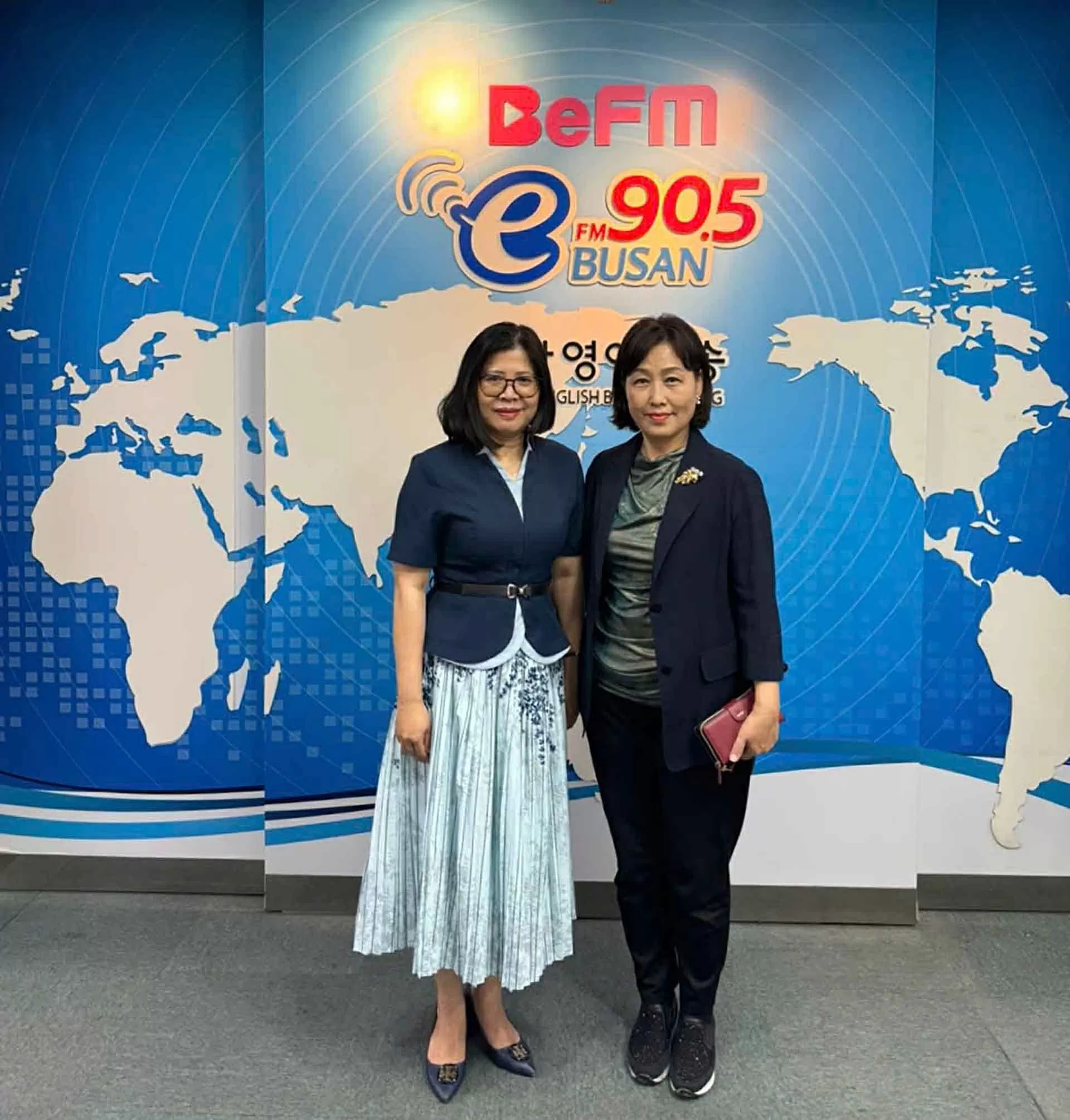Tổng lãnh sự Đoàn Phương Lan trả lời phỏng vấn chương trình ‘Hello Vietnam’ của Đài phát thanh tiếng Anh Busan Tổng lãnh sự Đoàn Phương Lan trả lời phỏng vấn chương trình ‘Hello Vietnam’ của Đài phát thanh tiếng Anh Busan
