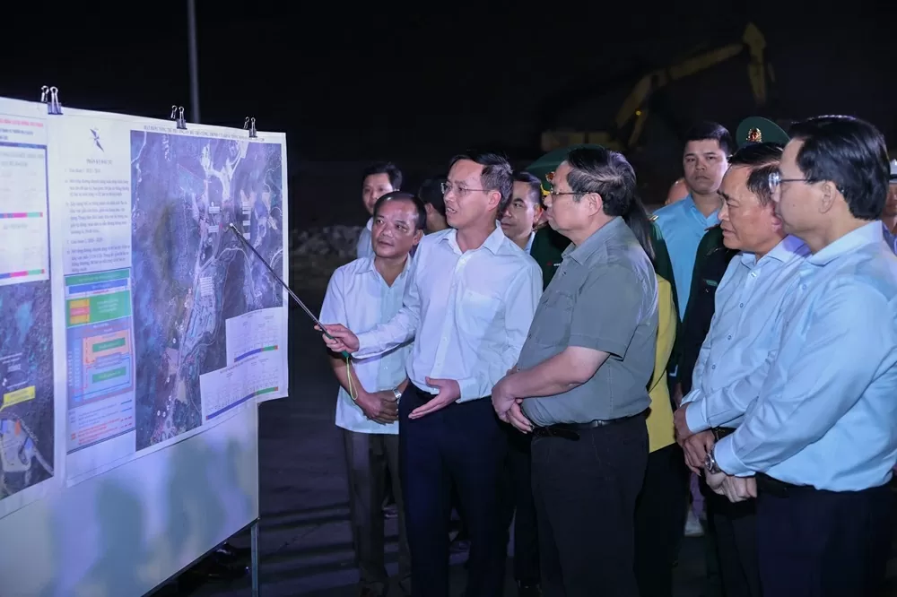 Thủ tướng Phạm Minh Chính khảo sát dự án Khu trung chuyển hàng hóa thuộc Khu kinh tế cửa khẩu Đồng Đăng - Lạng Sơn, tháng 11/2024. (Nguồn: VGP)