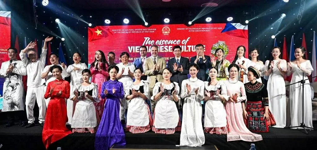 Không gian giao thoa của hai nền văn hóa Việt Nam-Czech Đặc sắc không gian giao thoa của hai nền văn hóa Việt Nam-Czech