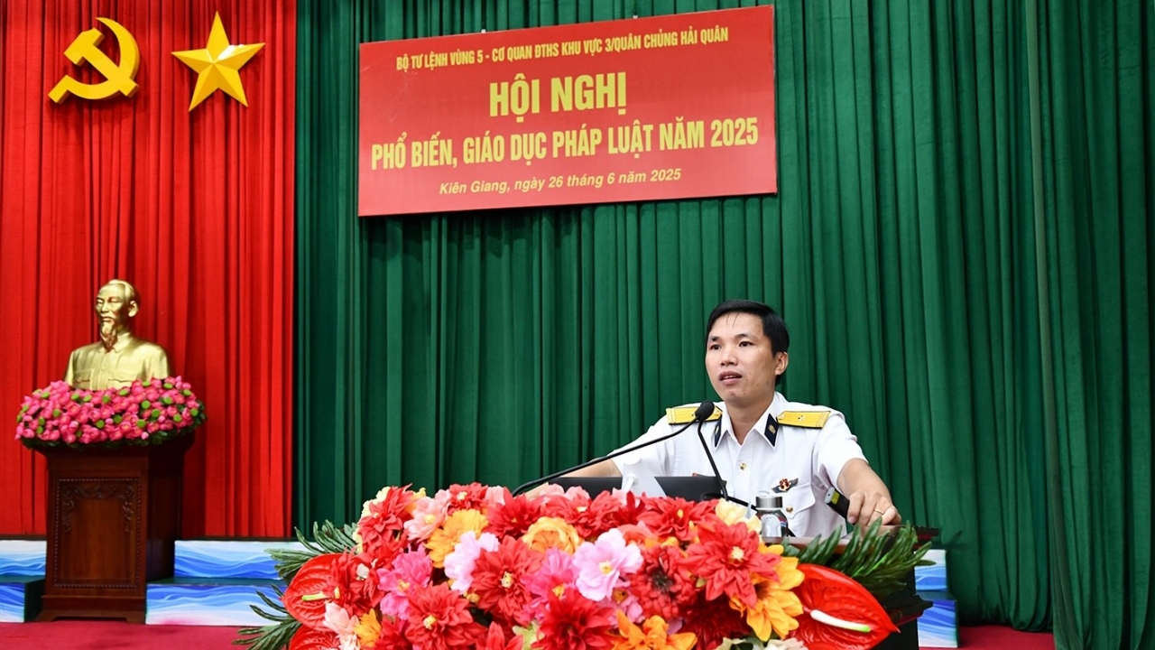 vung 5 hai quan nang cao kien thuc phap luat cho can bo chien si