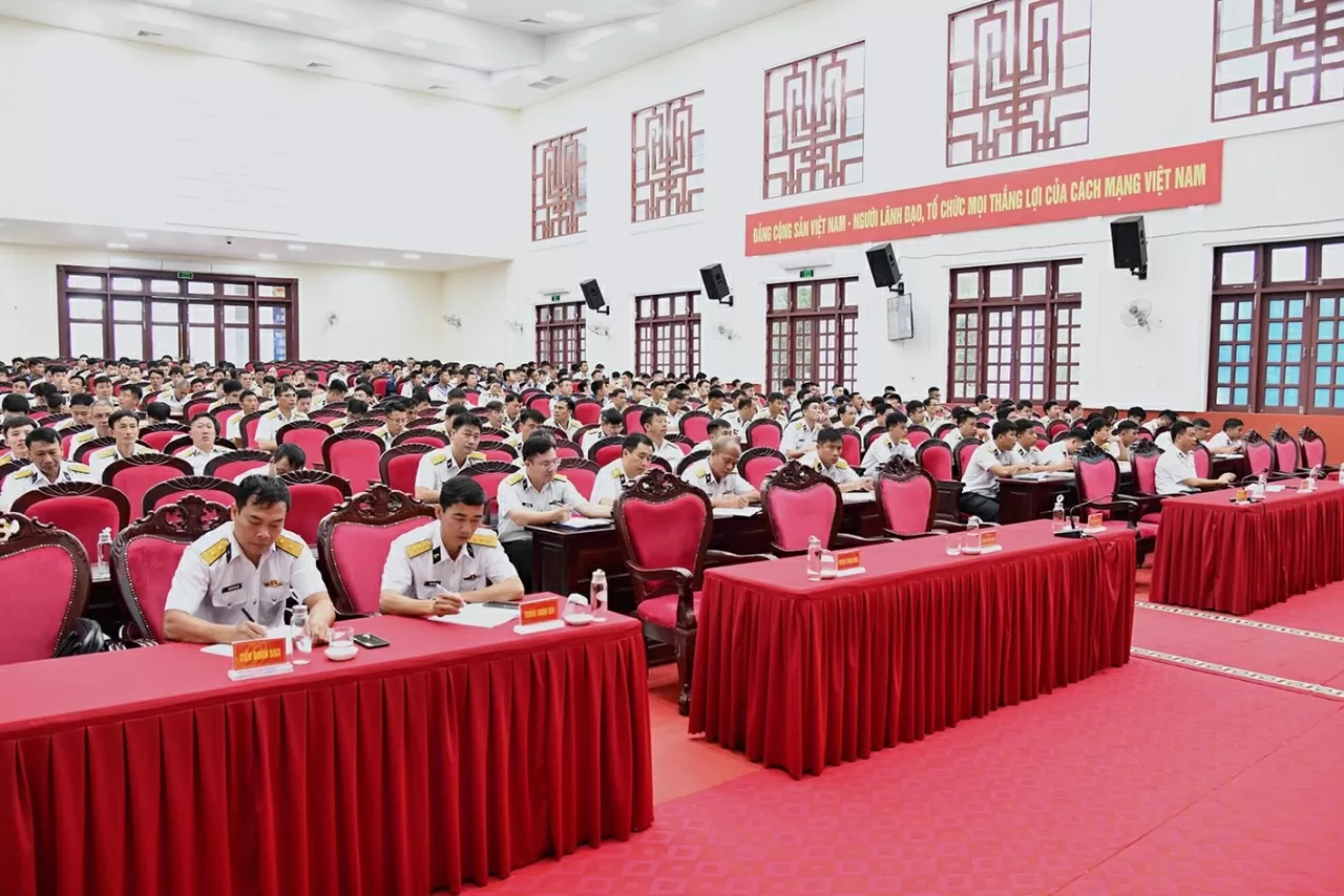 Vùng 5 Hải quân: Nâng cao kiến thức pháp luật cho cán bộ, chiến sĩ Vùng 5 Hải quân: Nâng cao kiến thức pháp luật cho cán bộ, chiến sĩ