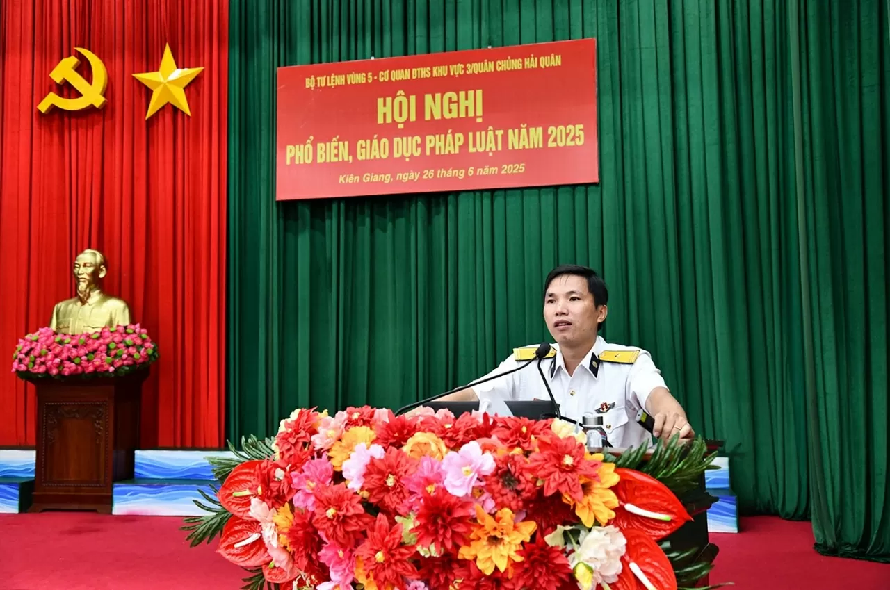 Vùng 5 Hải quân: Nâng cao kiến thức pháp luật cho cán bộ, chiến sĩ Vùng 5 Hải quân: Nâng cao kiến thức pháp luật cho cán bộ, chiến sĩ