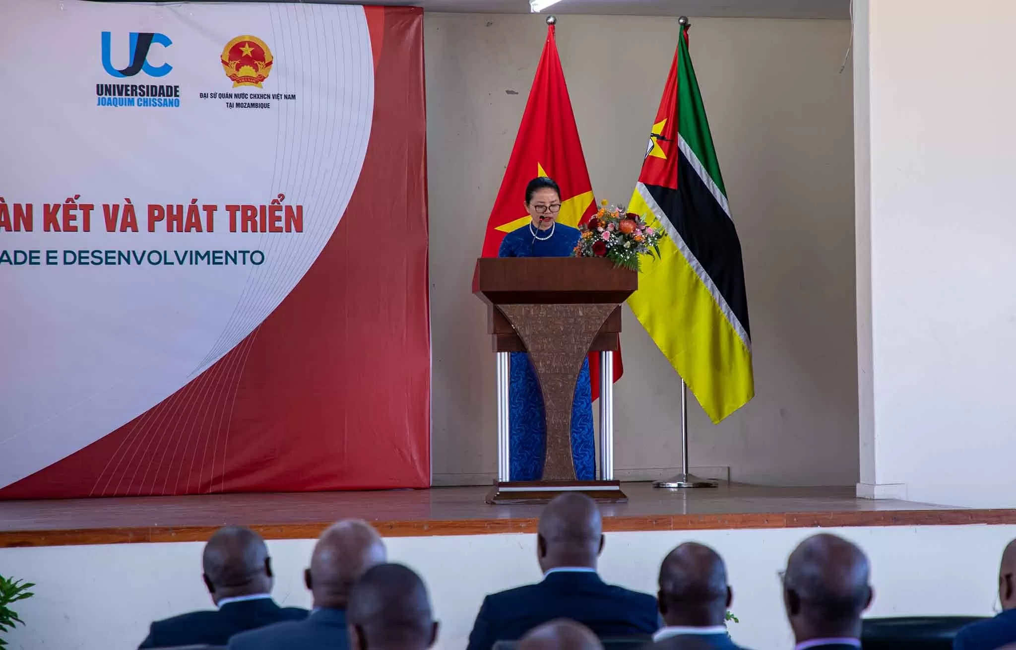 Khai mạc triển lãm ảnh ‘Việt Nam-Mozambique: 50 năm đoàn kết và phát triển’ Khai mạc triển lãm ảnh ‘Việt Nam-Mozambique: 50 năm đoàn kết và phát triển’