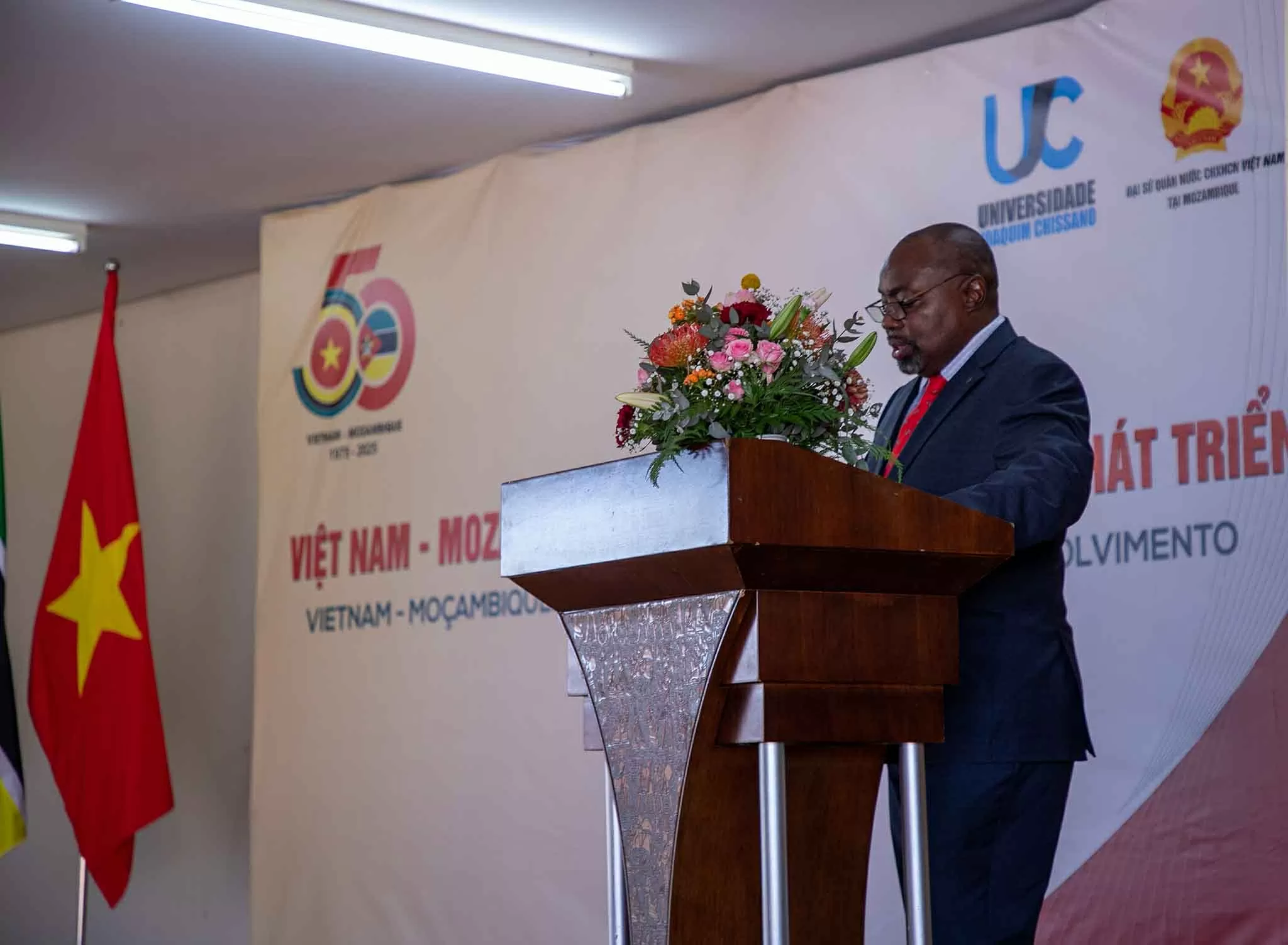 Khai mạc triển lãm ảnh ‘Việt Nam-Mozambique: 50 năm đoàn kết và phát triển’