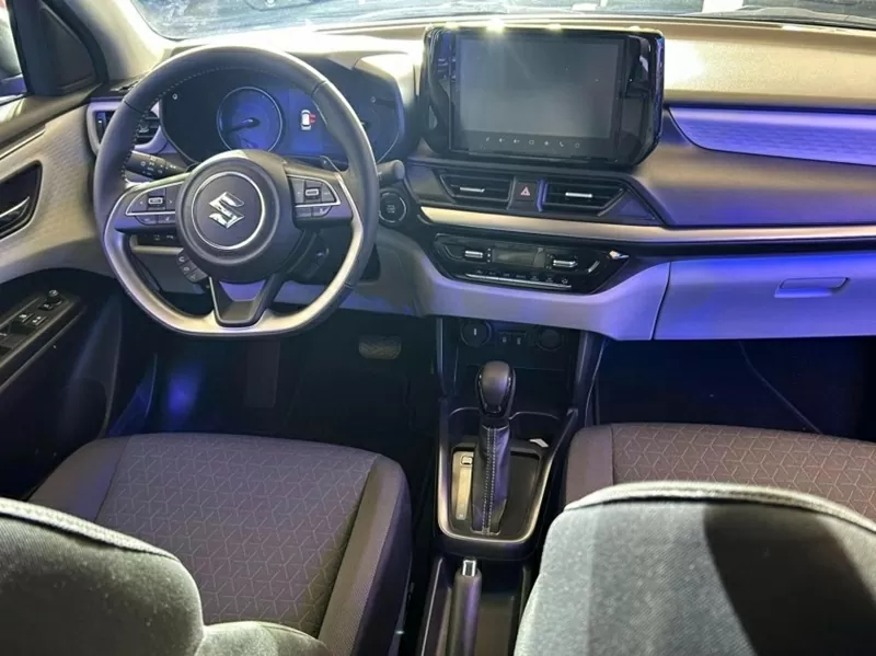 So với thế hệ tiền nhiệm, nội thất của Swift 2025 có bước tiến rõ rệt