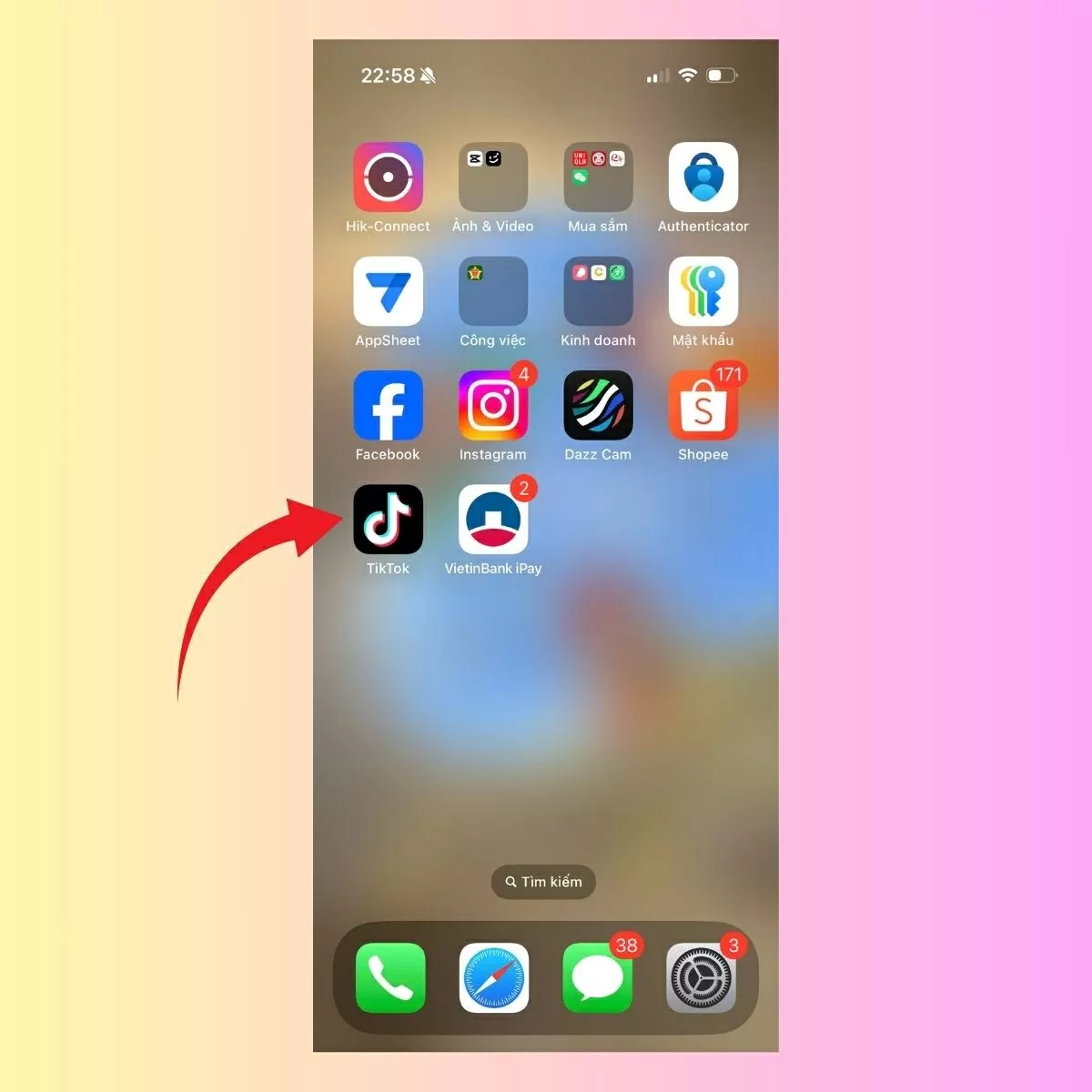 Truy cập vào ứng dụng TikTok.