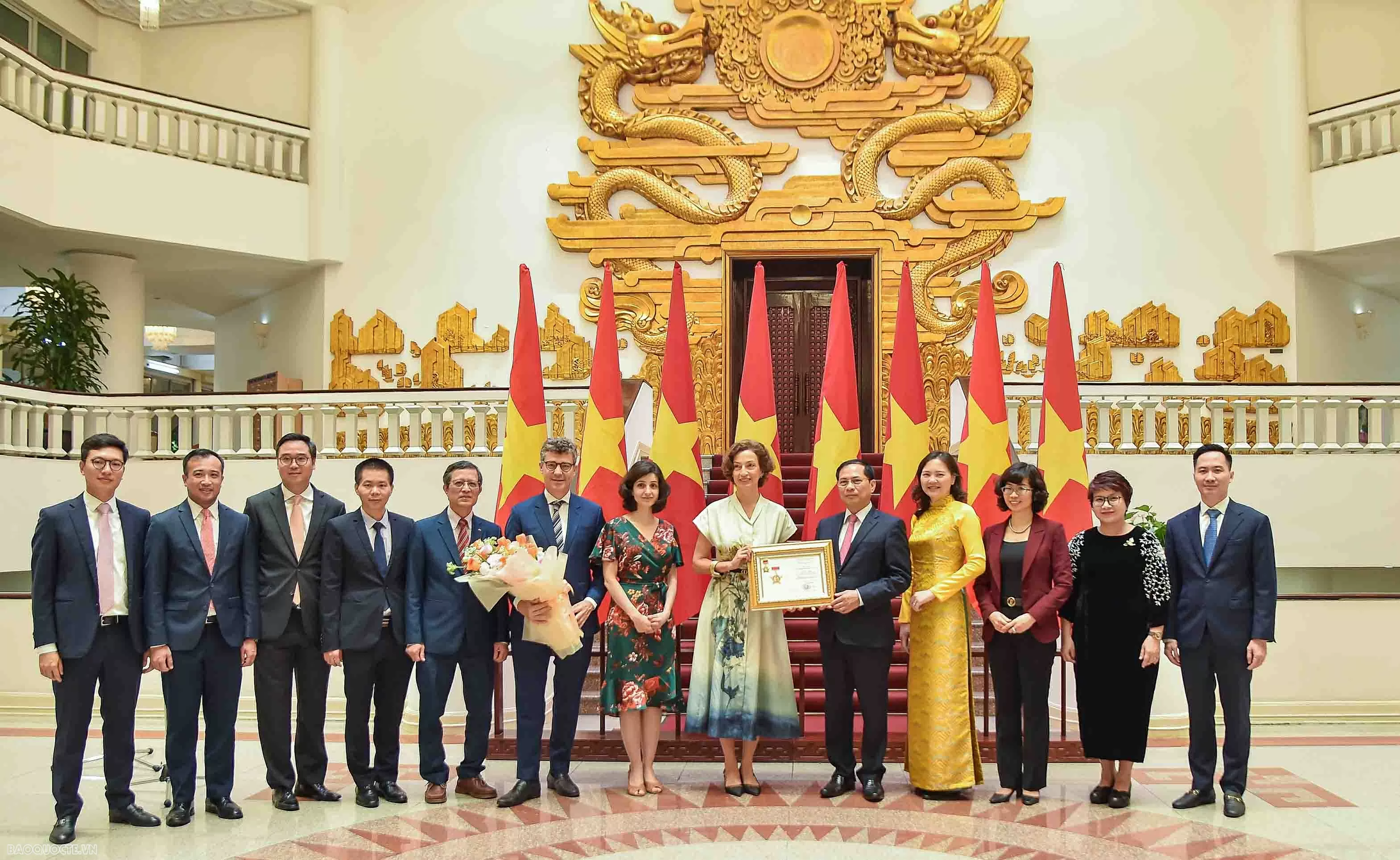 Phó Thủ tướng, Bộ trưởng Ngoại giao Bùi Thanh Sơn tiếp Tổng Giám đốc UNESCO Audrey Azoulay Phó Thủ tướng, Bộ trưởng Ngoại giao Bùi Thanh Sơn tiếp Tổng Giám đốc UNESCO Audrey Azoulay