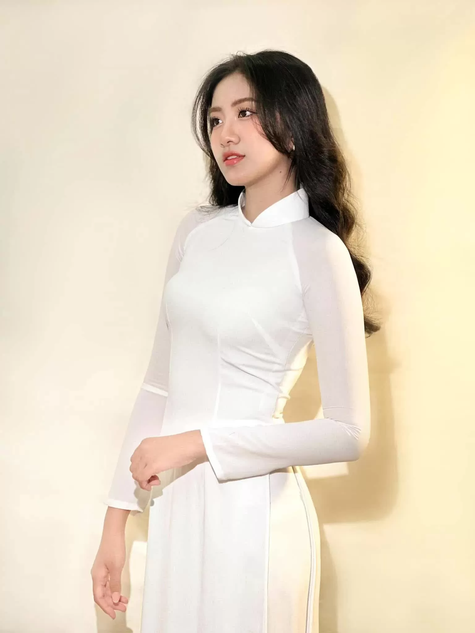 Nhan sắc trong trẻo của Hoa hậu Hà Trúc Linh