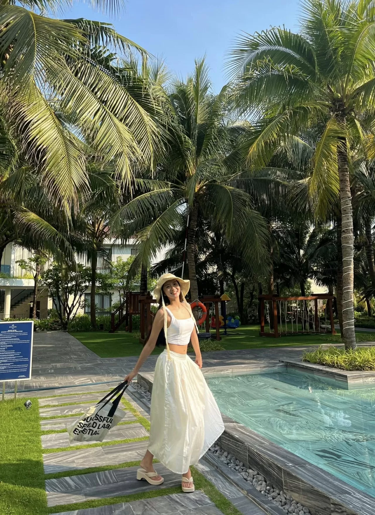 Nhan sắc trong trẻo của Hoa hậu Hà Trúc Linh