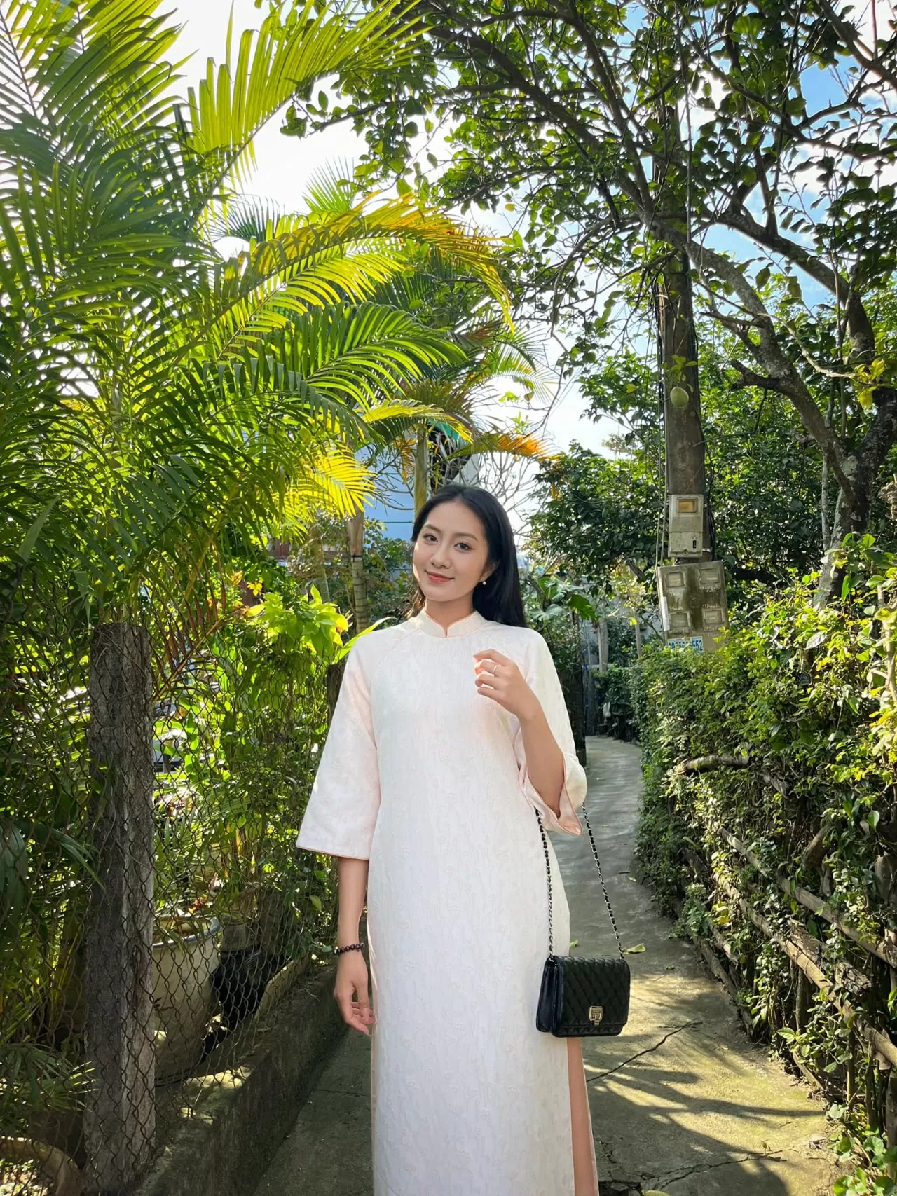 Nhan sắc trong trẻo của Hoa hậu Hà Trúc Linh