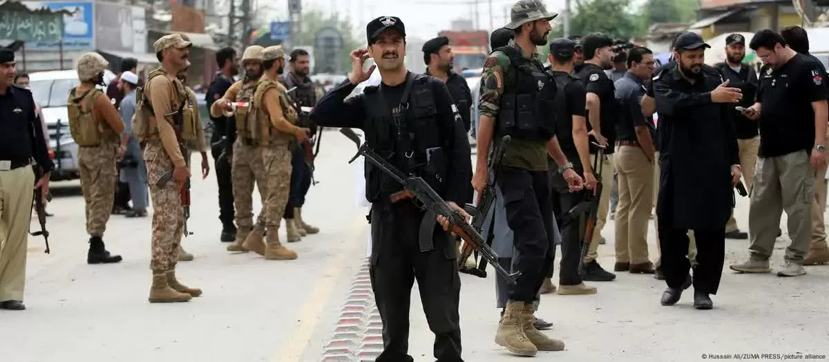 Pakistan: Đánh bom liều chết, ít nhất 16 binh sĩ thiệt mạng