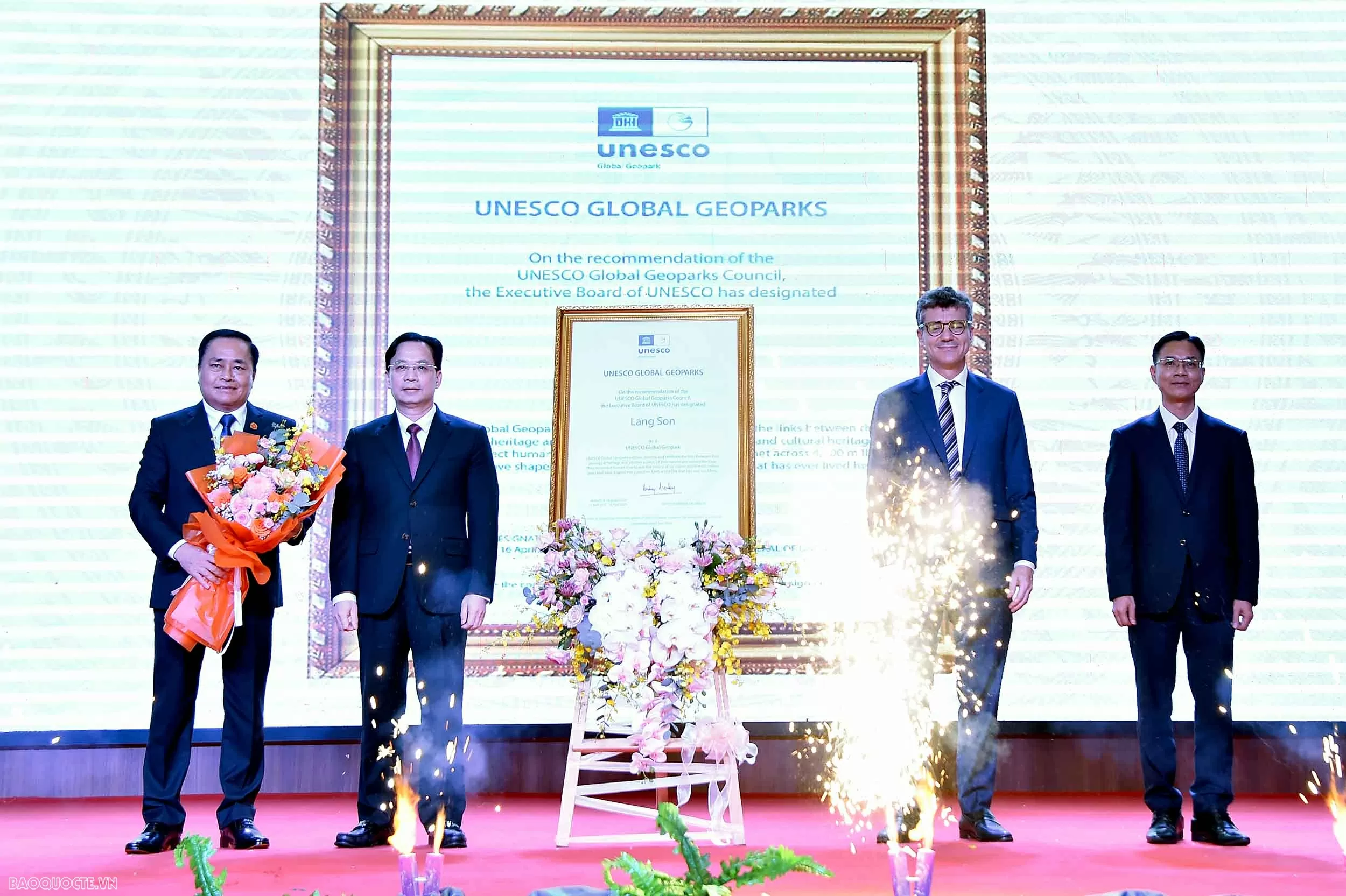 Lạng Sơn đón nhận Danh hiệu Công viên địa chất toàn cầu UNESCO