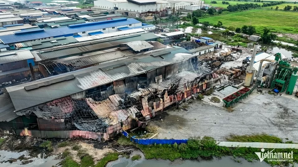 Hưng Yên: Đám cháy lớn tại xưởng tái chế phế liệu được dập tắt hoàn toàn Hưng Yên: Đám cháy lớn tại xưởng tái chế phế liệu được dập tắt hoàn toàn