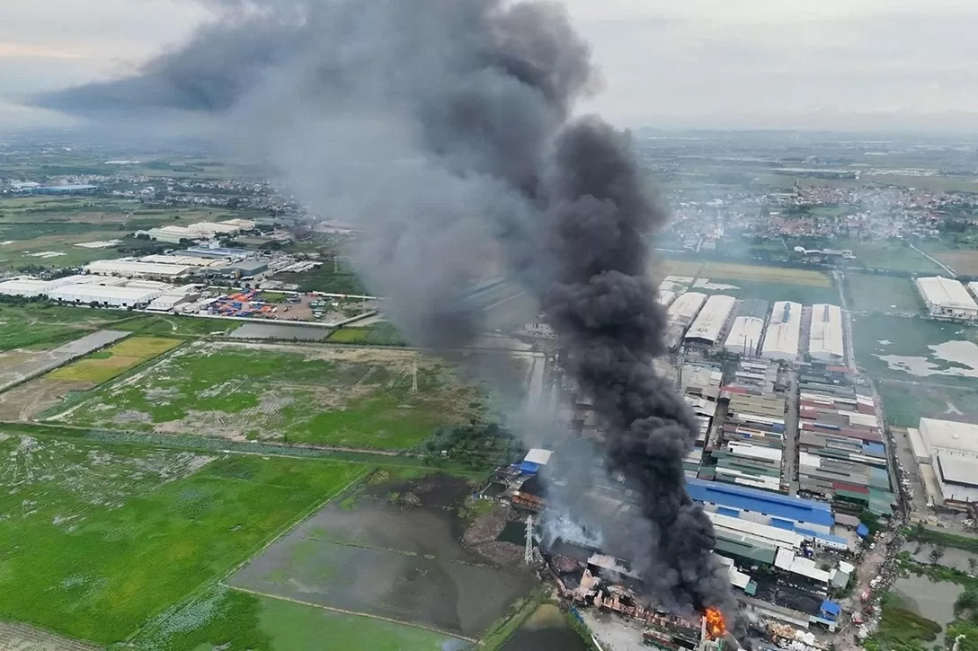 Hưng Yên: Đám cháy nghiêm trọng tại xưởng tái chế phế liệu được dập tắt hoàn toàn Hưng Yên: Đám cháy nghiêm trọng tại xưởng tái chế phế liệu được dập tắt hoàn toàn
