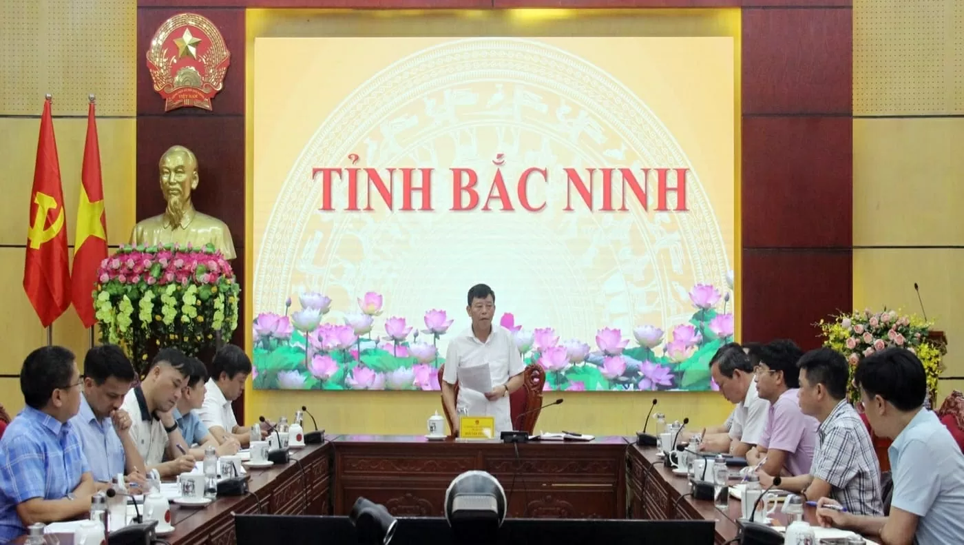 Phó Chủ tịch UBND tỉnh Ngô Tân Phượng dự.