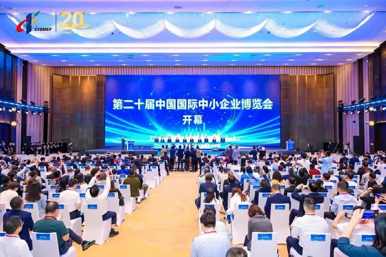 Toàn cảnh lễ khai mạc.