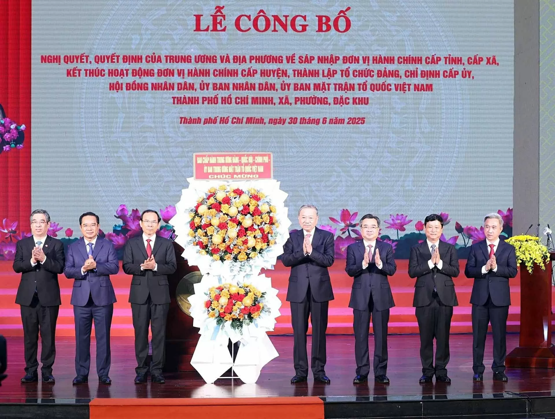 Tổng Bí thư Tô Lâm: Quyết định 'sắp xếp lại giang sơn' là bước đi lịch sử có ý nghĩa chiến lược Tổng Bí thư Tô Lâm: Quyết định 'sắp xếp lại giang sơn' là bước đi lịch sử có ý nghĩa chiến lược