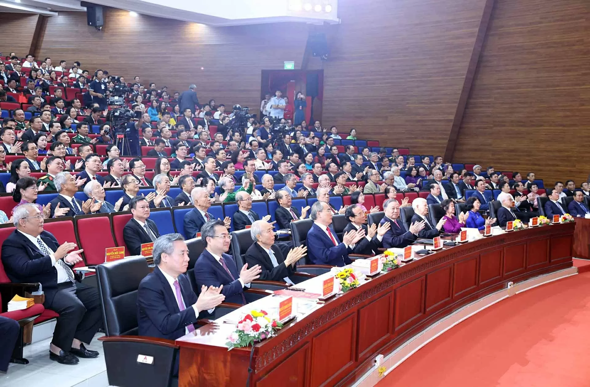 Tổng Bí thư Tô Lâm: Quyết định 'sắp xếp lại giang sơn' là bước đi lịch sử có ý nghĩa chiến lược Tổng Bí thư Tô Lâm: Quyết định 'sắp xếp lại giang sơn' là bước đi lịch sử có ý nghĩa chiến lược