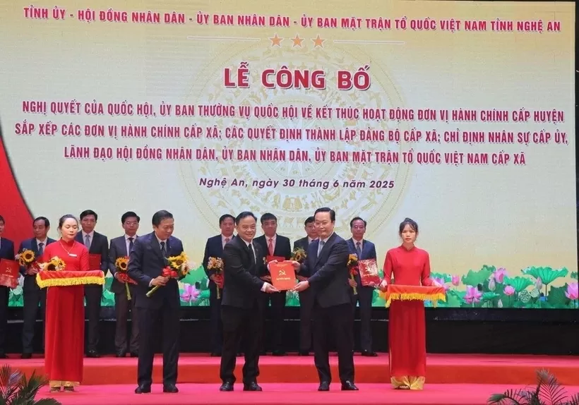 Công bố chính quyền địa phương hai cấp: Hợp nhất để khát vọng vươn xa