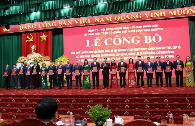 Công bố chính quyền địa phương hai cấp: Hợp nhất để khát vọng vươn xa