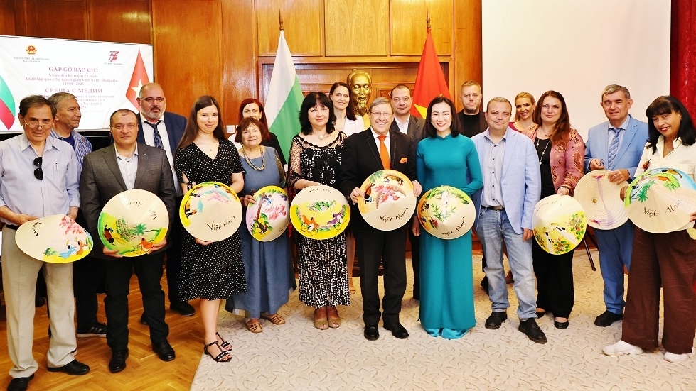 Đại sứ quán Việt Nam tại Bulgaria gặp gỡ báo chí nhân dịp kỷ niệm 75 năm thiết lập quan hệ ngoại giao