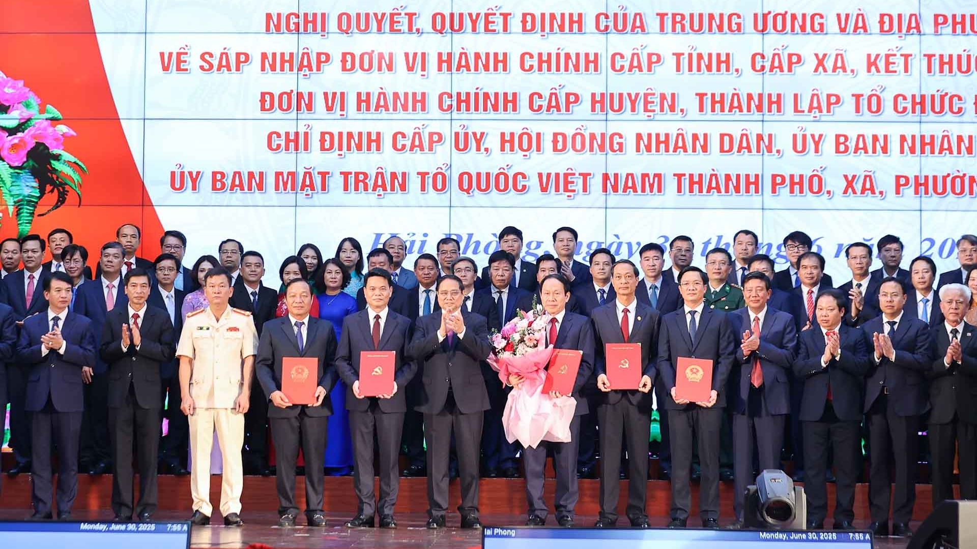 Thủ tướng Phạm Minh Chính: Lễ công bố chính quyền địa phương 2 cấp là sự kiện lịch sử - ngày hội của non sông