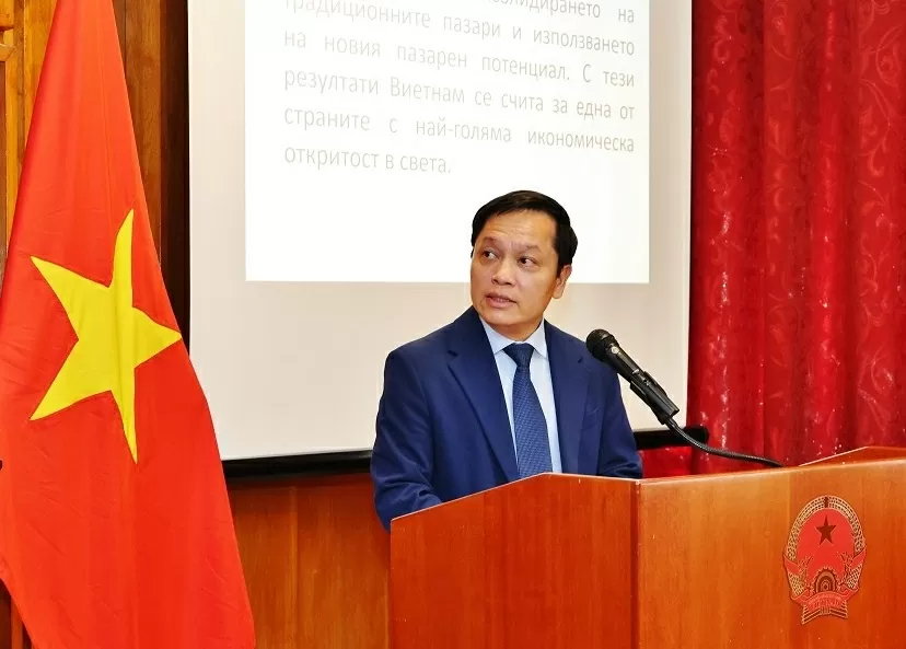 Đại sứ quán Việt Nam tại Bulgaria gặp gỡ báo chí nhân dịp kỷ niệm 75 năm thiết lập quan hệ ngoại giao Đại sứ quán Việt Nam tại Bulgaria gặp gỡ báo chí nhân dịp kỷ niệm 75 năm thiết lập quan hệ ngoại giao