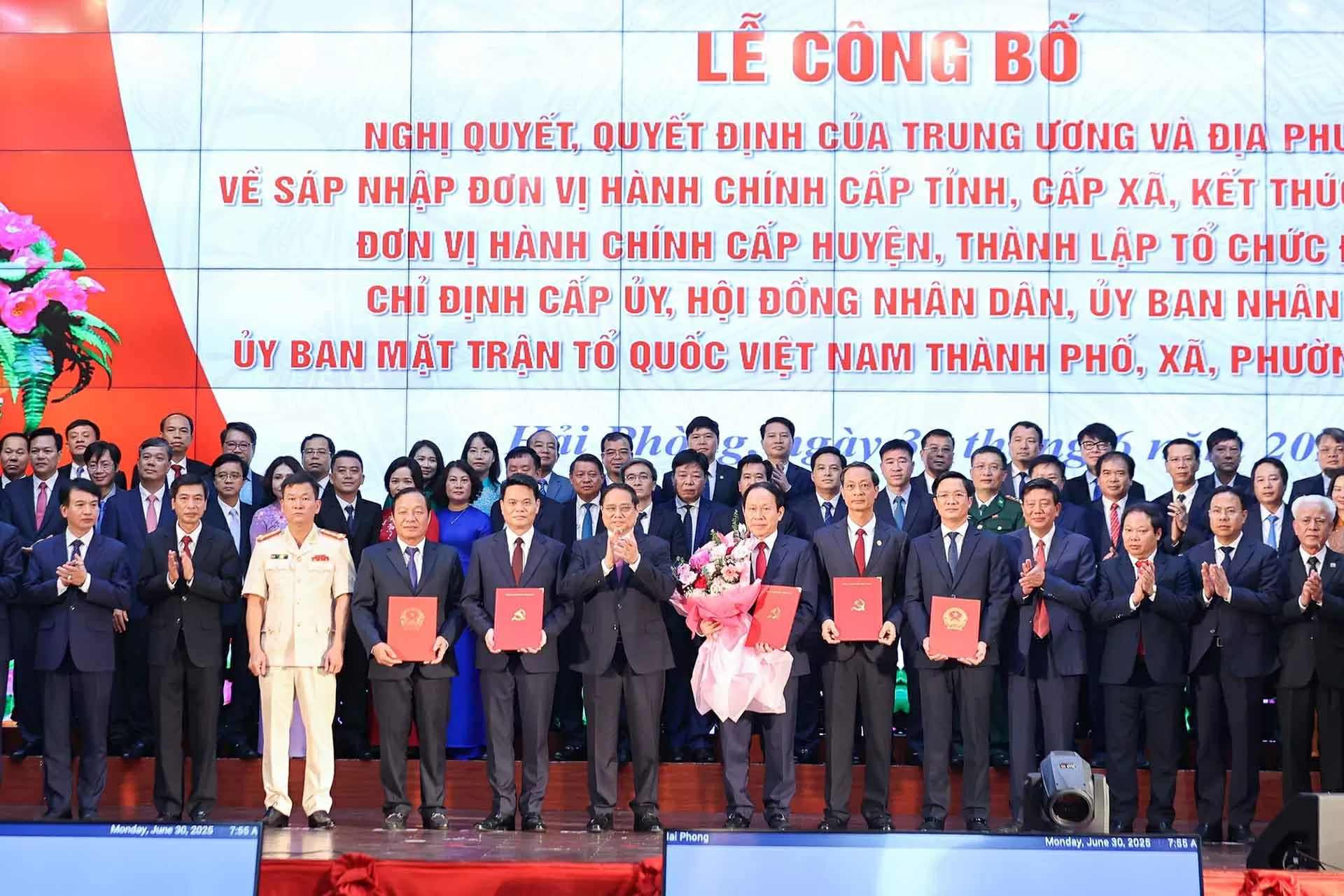 Thủ tướng Phạm Minh Chính: Lễ công bố chính quyền địa phương 2 cấp là sự kiện lịch sử - ngày hội của non sông