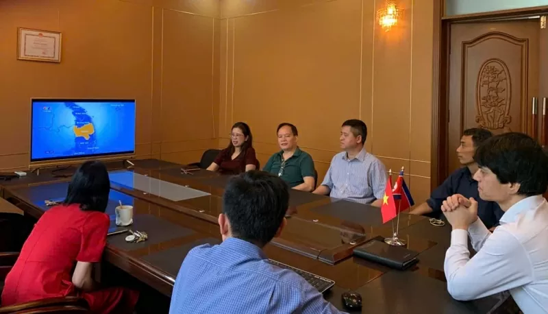 Các cơ quan đại diện Việt Nam ở nước ngoài theo dõi Lễ công bố các nghị quyết, quyết định về sáp nhập đơn vị hành chính