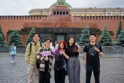 Thanh niên Việt Nam tại Nga với hành trình 'Theo dấu chân Bác'