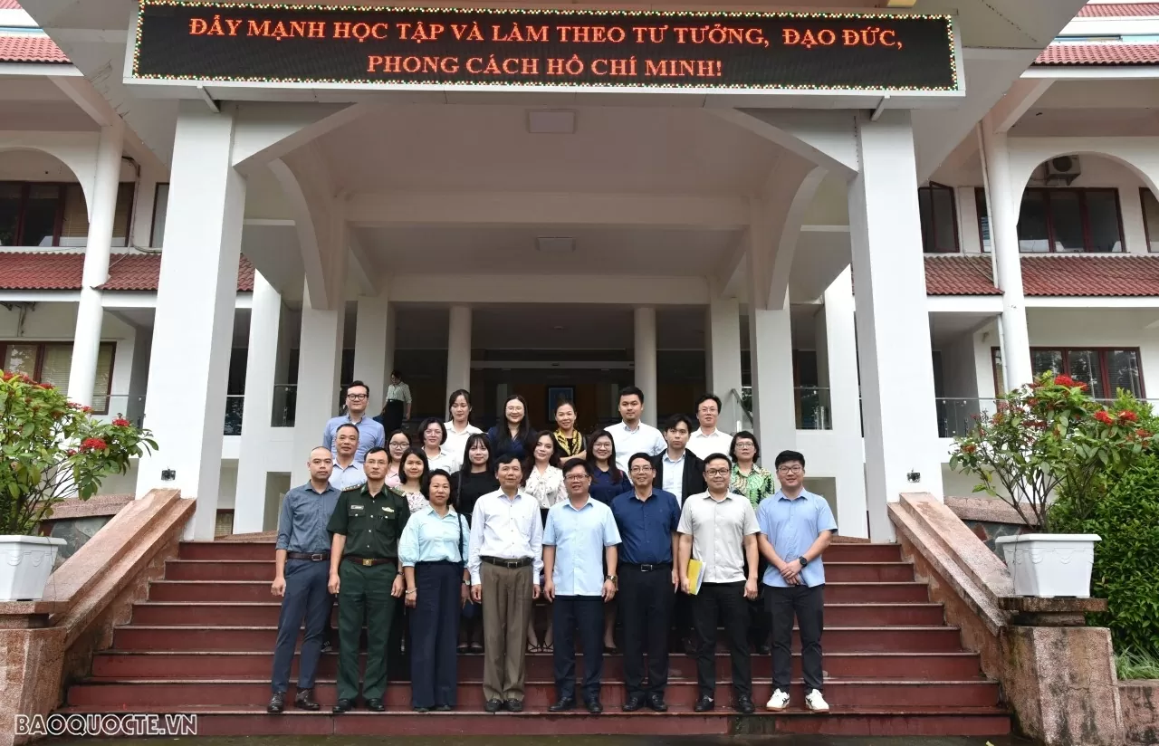 Đẩy mạnh bồi dưỡng kiến thức biên giới lãnh thổ cho cán bộ ngoại giao