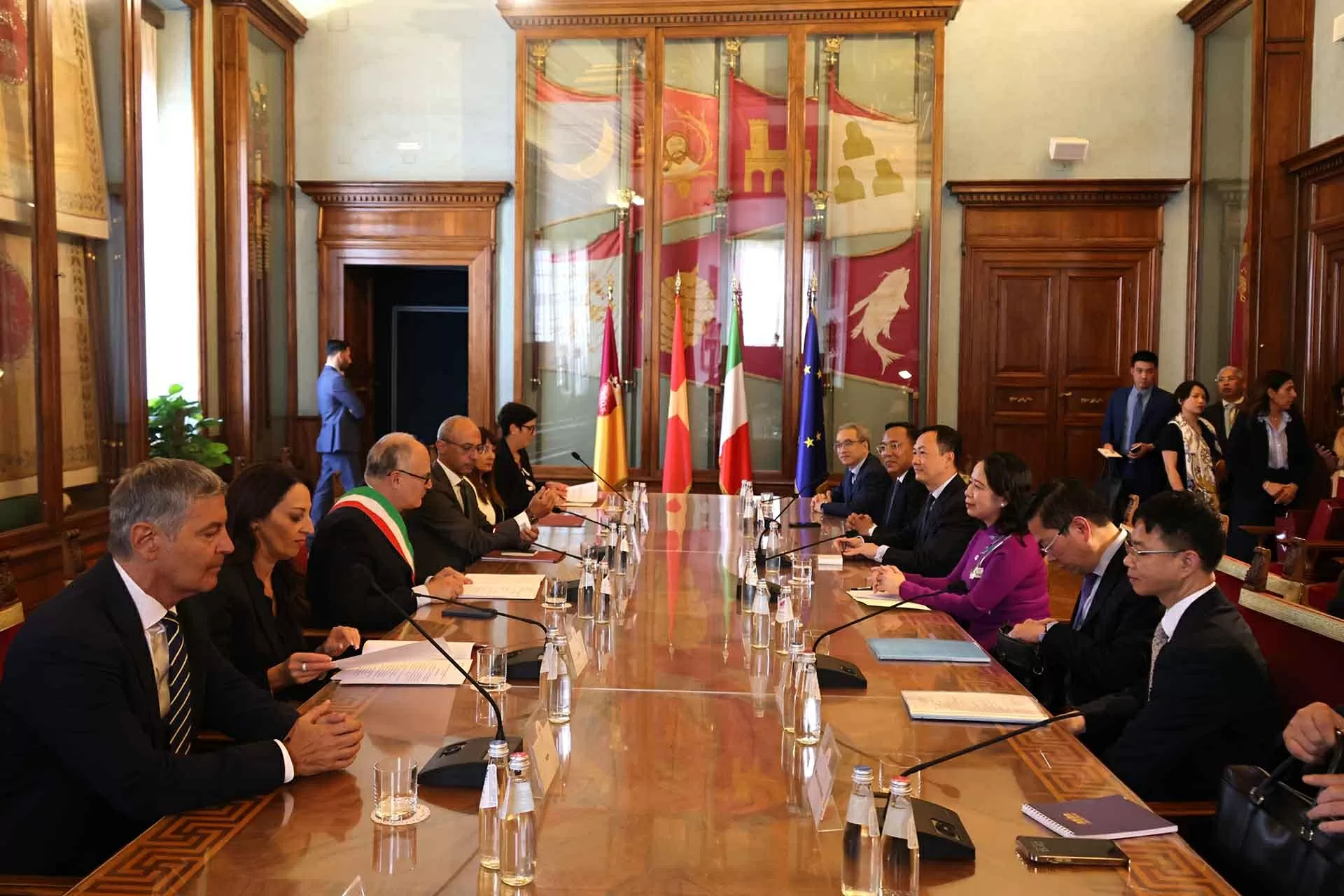 Thúc đẩy hơn nữa quan hệ giữa Roma, Italy với các địa phương của Việt Nam