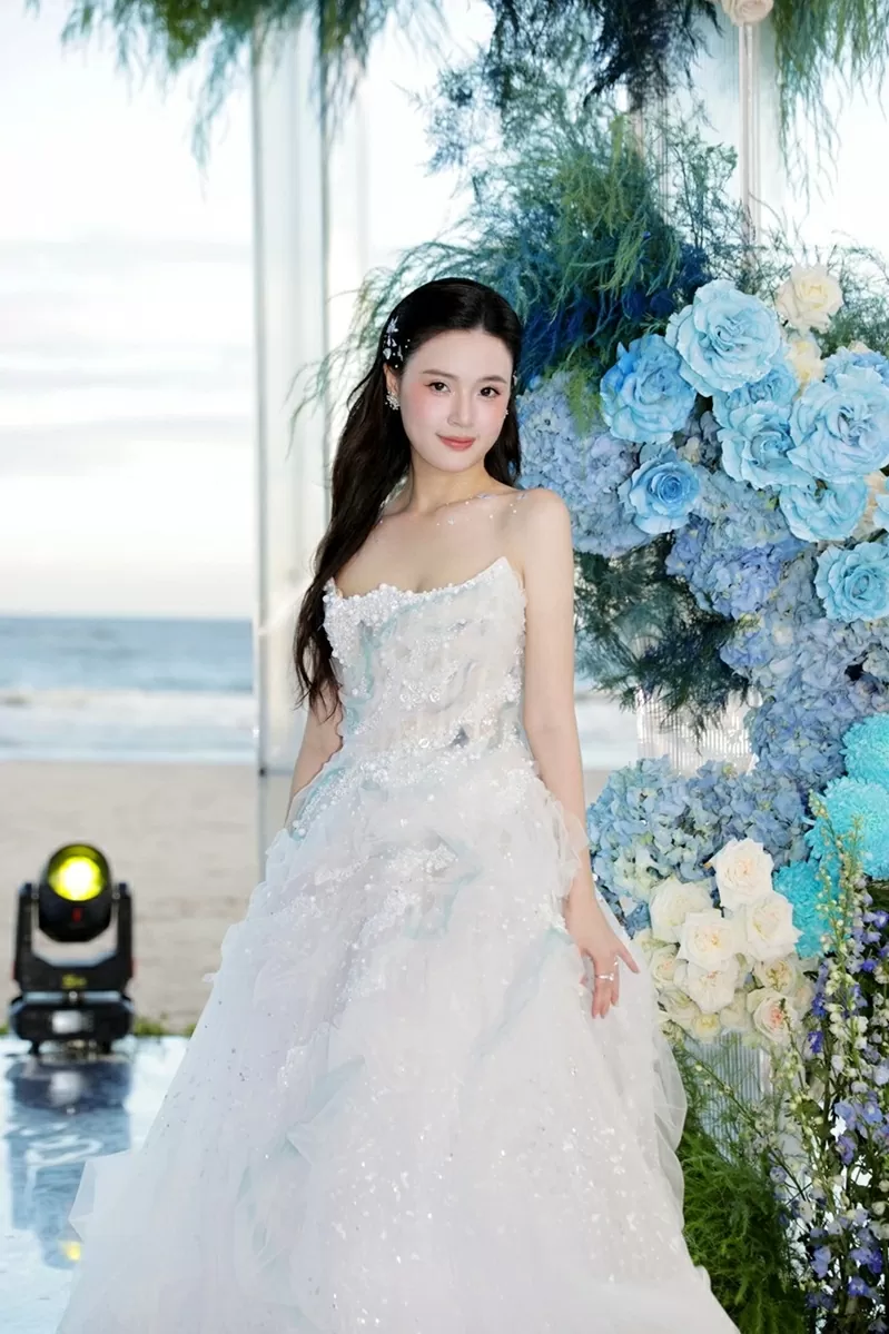 thời trang diễn viên Midu kỷ niệm một năm ngày cưới