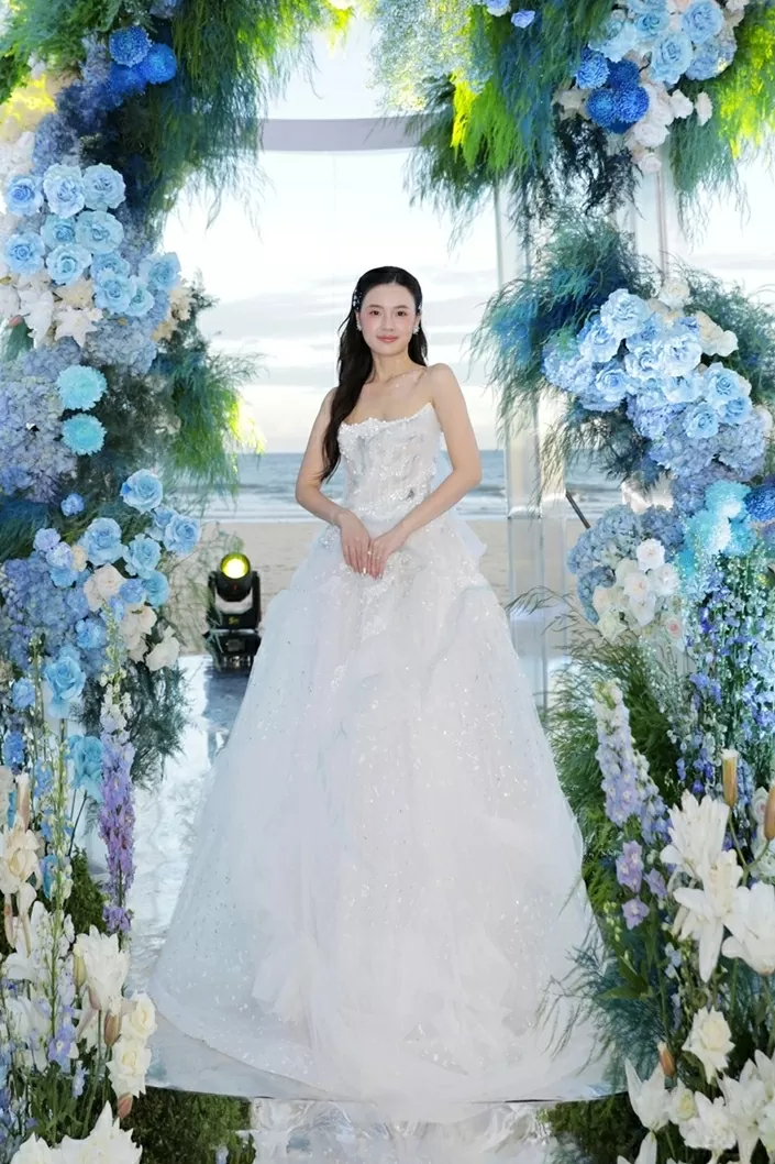 thời trang diễn viên Midu kỷ niệm một năm ngày cưới thời trang diễn viên Midu kỷ niệm một năm ngày cưới