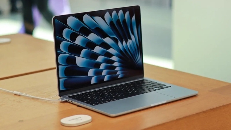 Apple sắp ra mắt MacBook giá rẻ chạy chip xử lý của iPhone?