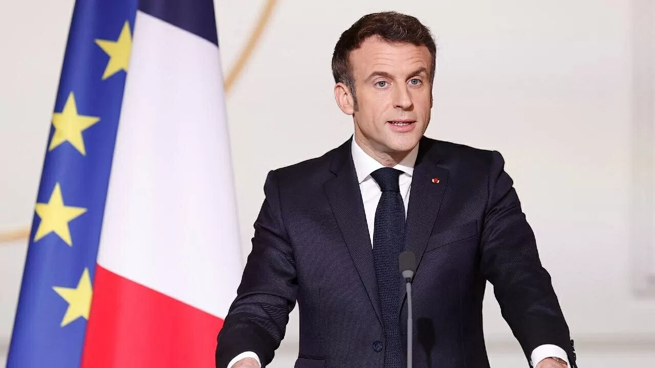 Tổng thống Macron cũng khẳng định: “Việc mang trở lại một cuộc chiến thương mại và thuế quan trong thời điểm này là điều vô lý, đặc biệt khi tôi thấy những mức thuế được áp đặt với các quốc gia mới bắt đầu khởi sắc về kinh tế”. (Nguồn: France 24)