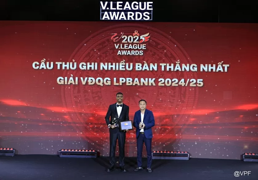 Tiền đạo CLB Công an Hà Nội Alan Grafite giành giải Cầu thủ hay nhất V-League 2024/25 Tiền đạo CLB Công an Hà Nội Alan Grafite giành giải Cầu thủ hay nhất V-League 2024/25