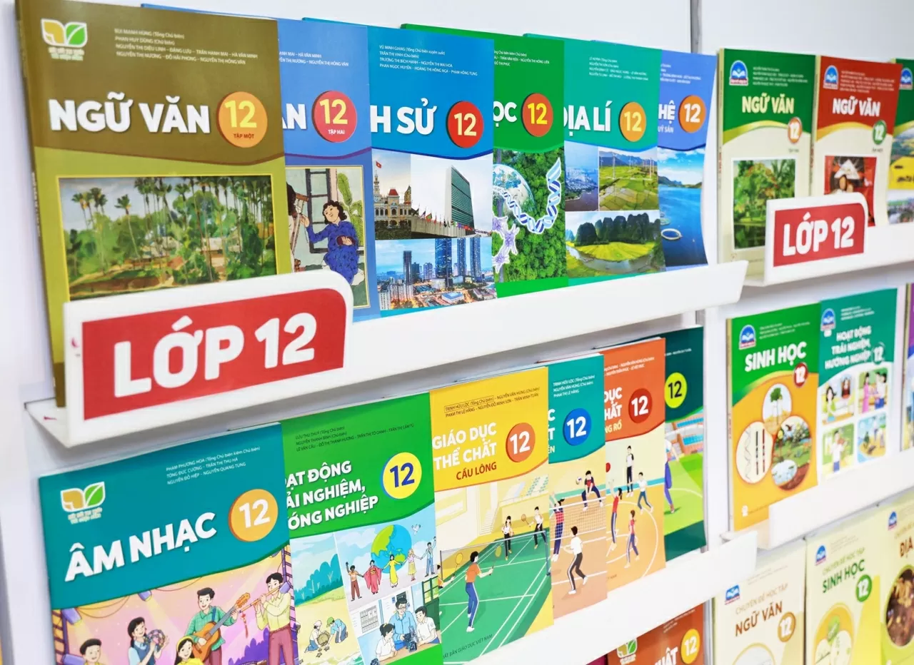 Đang rà soát để sửa sách giáo khoa sau sáp nhập tỉnh, thành từ 1/7 Đang rà soát để sửa sách giáo khoa sau sáp nhập tỉnh, thành từ 1/7