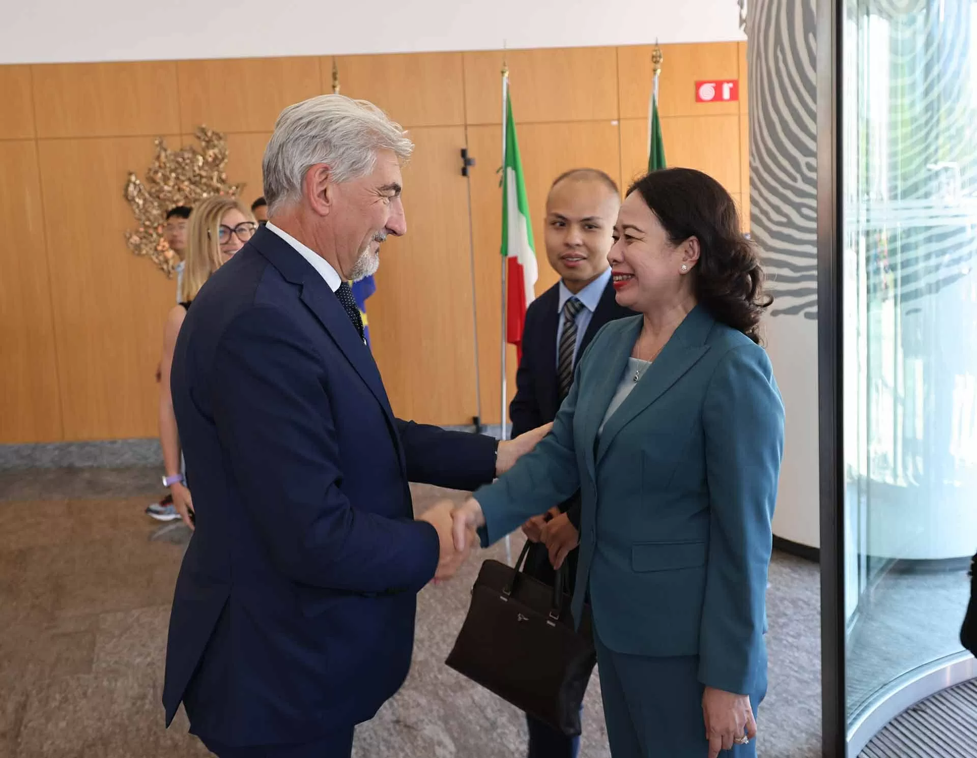 Các doanh nghiệp vùng Lombardy, Italy mong muốn tìm hiểu cơ hội đầu tư tại Việt Nam Các doanh nghiệp vùng Lombardy, Italy mong muốn tìm hiểu cơ hội đầu tư tại Việt Nam