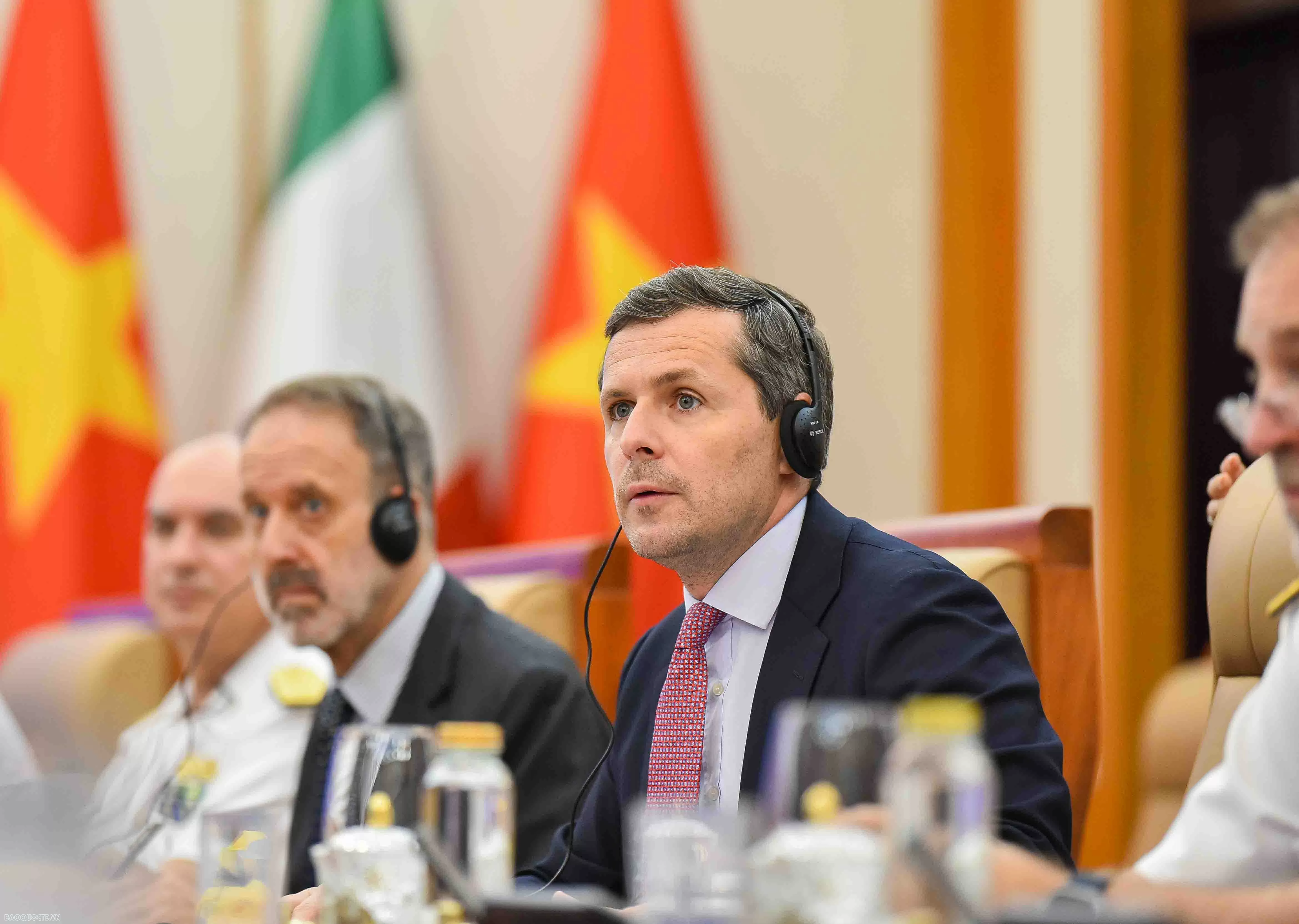 Việt Nam sẵn sàng tiếp nhận quân nhân Italy đến học tiếng Việt Việt Nam sẵn sàng tiếp nhận quân nhân Italy đến học tiếng Việt