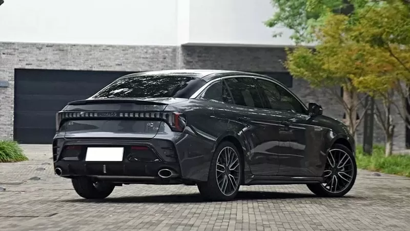 Giá xe Lynk & Co 03 bản tiêu chuẩn dự kiến từ 700-800 triệu đồng Giá xe Lynk & Co 03 bản tiêu chuẩn dự kiến từ 700-800 triệu đồng