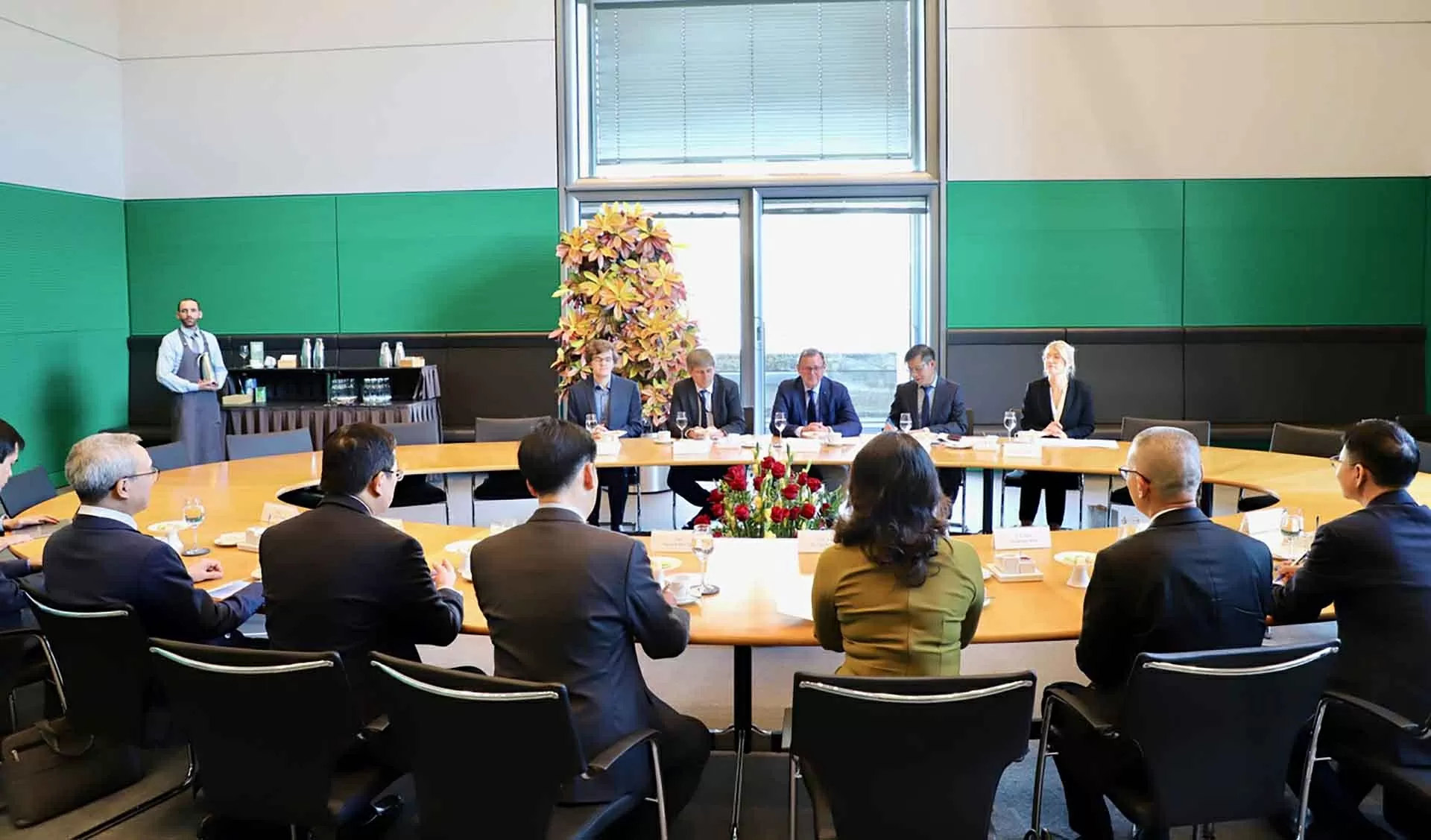 Phó Chủ tịch nước Võ Thị Ánh Xuân hội đàm với Phó Chủ tịch Quốc hội Liên bang Đức