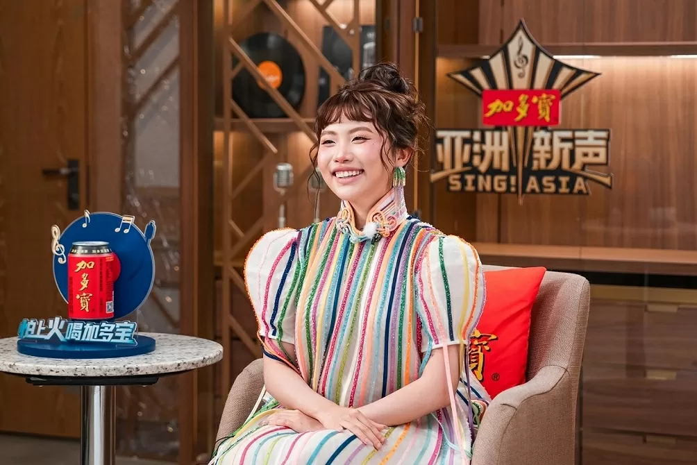 Trang phục đậm văn hóa Việt giúp Phương Mỹ Chi tỏa sáng trên sân khấu giọng hát châu Á