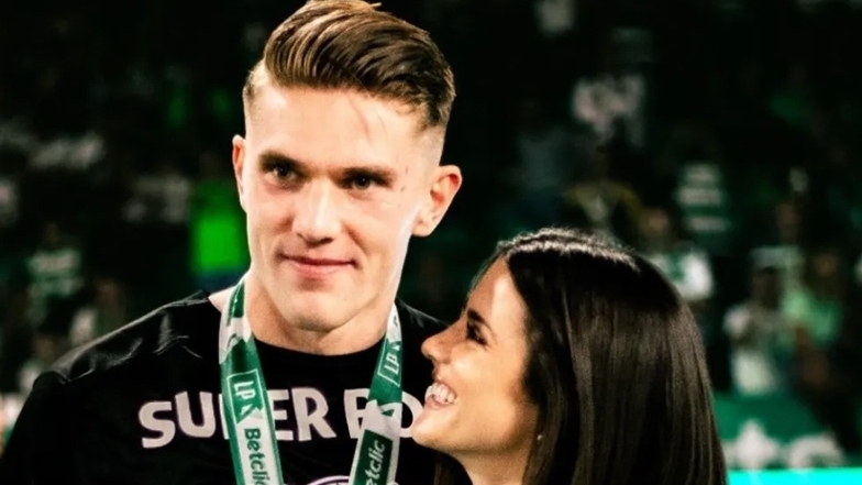 Quyết tâm rời Sporting, Gyokeres chủ động chia tay bạn gái xinh đẹp?