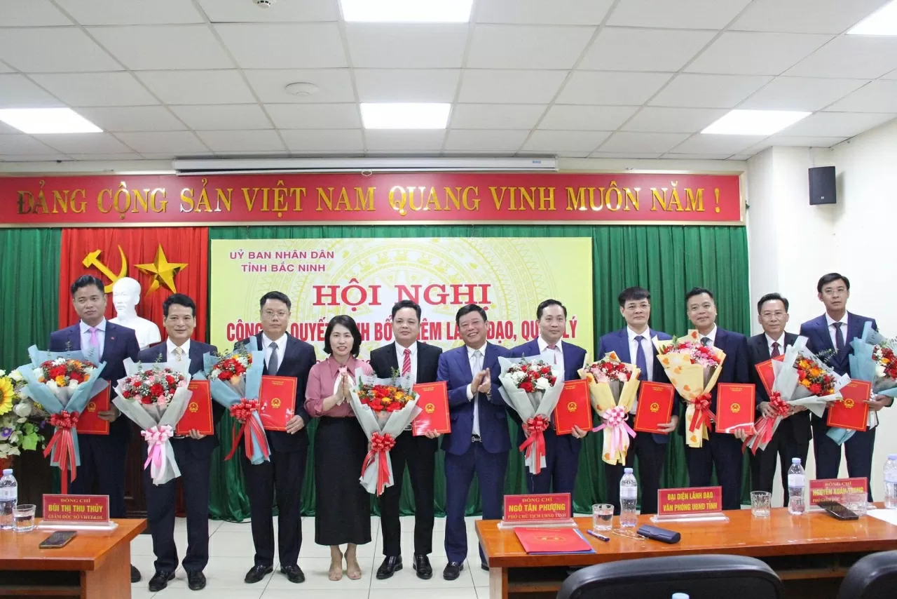 Bắc Ninh công bố quyết định bổ nhiệm lãnh đạo sở, ban, ngành, kiện toàn bộ máy sau sáp nhập Bắc Ninh công bố quyết định bổ nhiệm lãnh đạo sở, ban, ngành, kiện toàn bộ máy sau sáp nhập